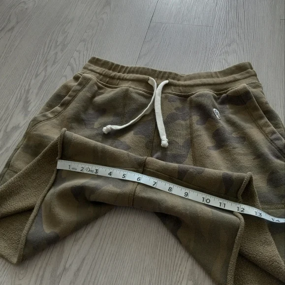 Todd Snyder × Champion Fatigue Green Camo Cutoff Sweatshort S - Picture 9 of 12